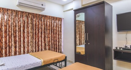 Nest Dormitory & Shared Accomodation Room Type - Single Bed in Shared Accommodation (4-Bedded Male Dorm Room) with Independent Bathroom