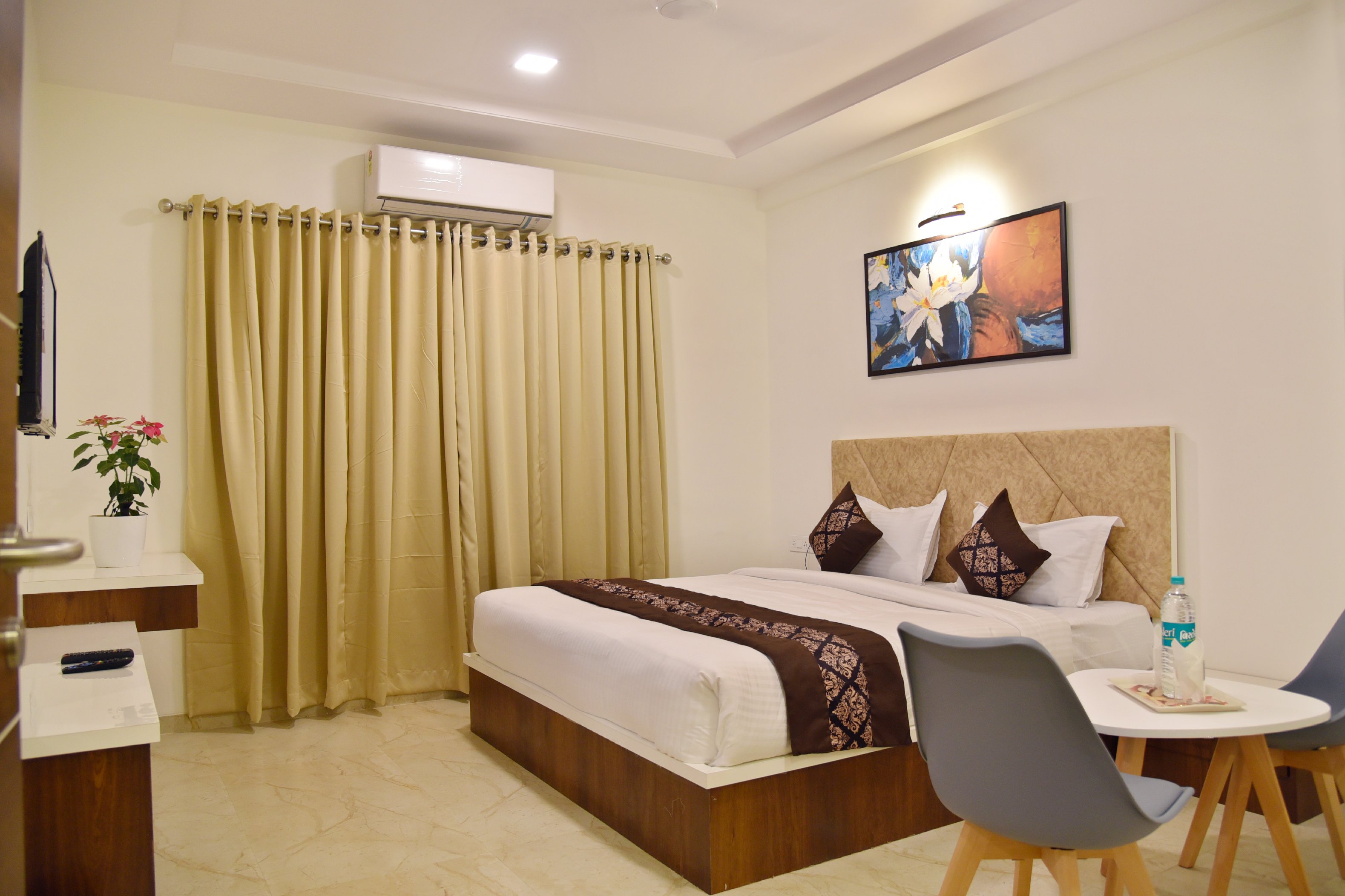 Hotel Grand Ecotel Room Type - Executive King Bed AC Room