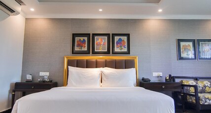 Mayfair Lake Resort Room Type - Club Room