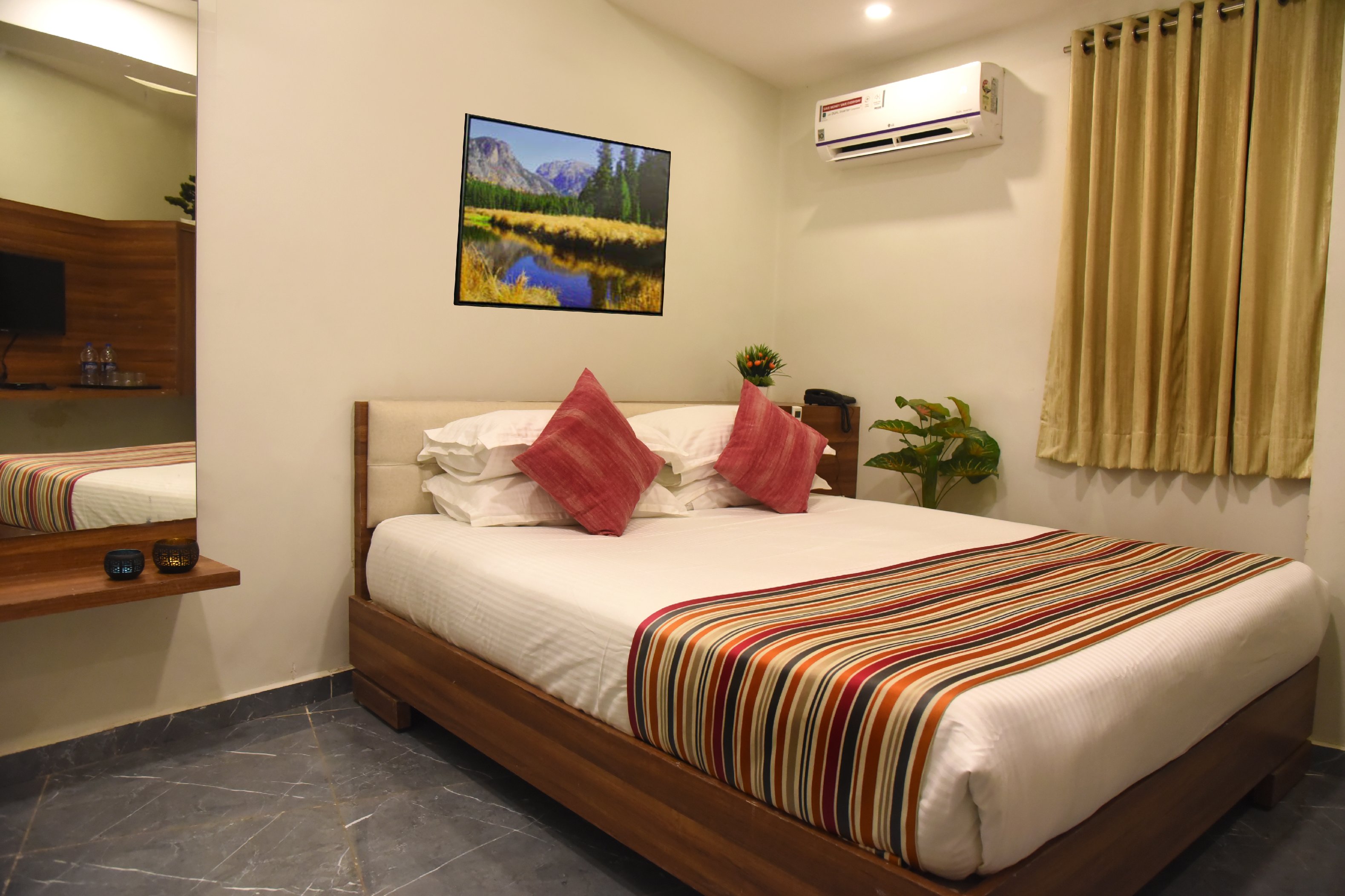 Hotel Rajpath Inn - Tap to explore photos