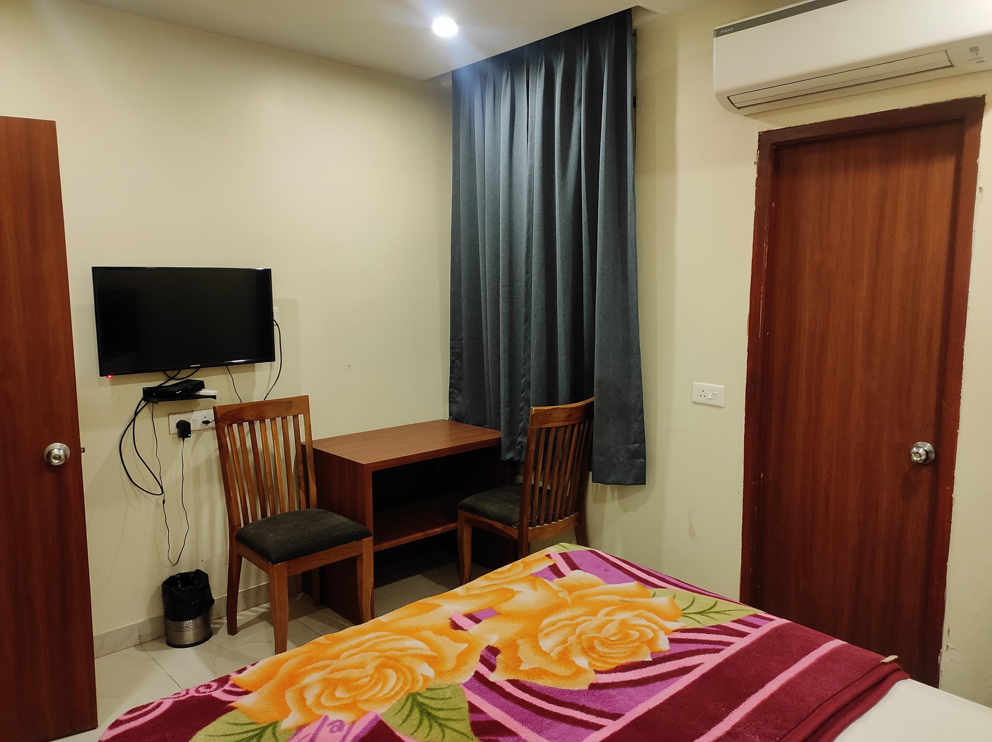 Hotel Bhawani Palace Room Type - Deluxe Room