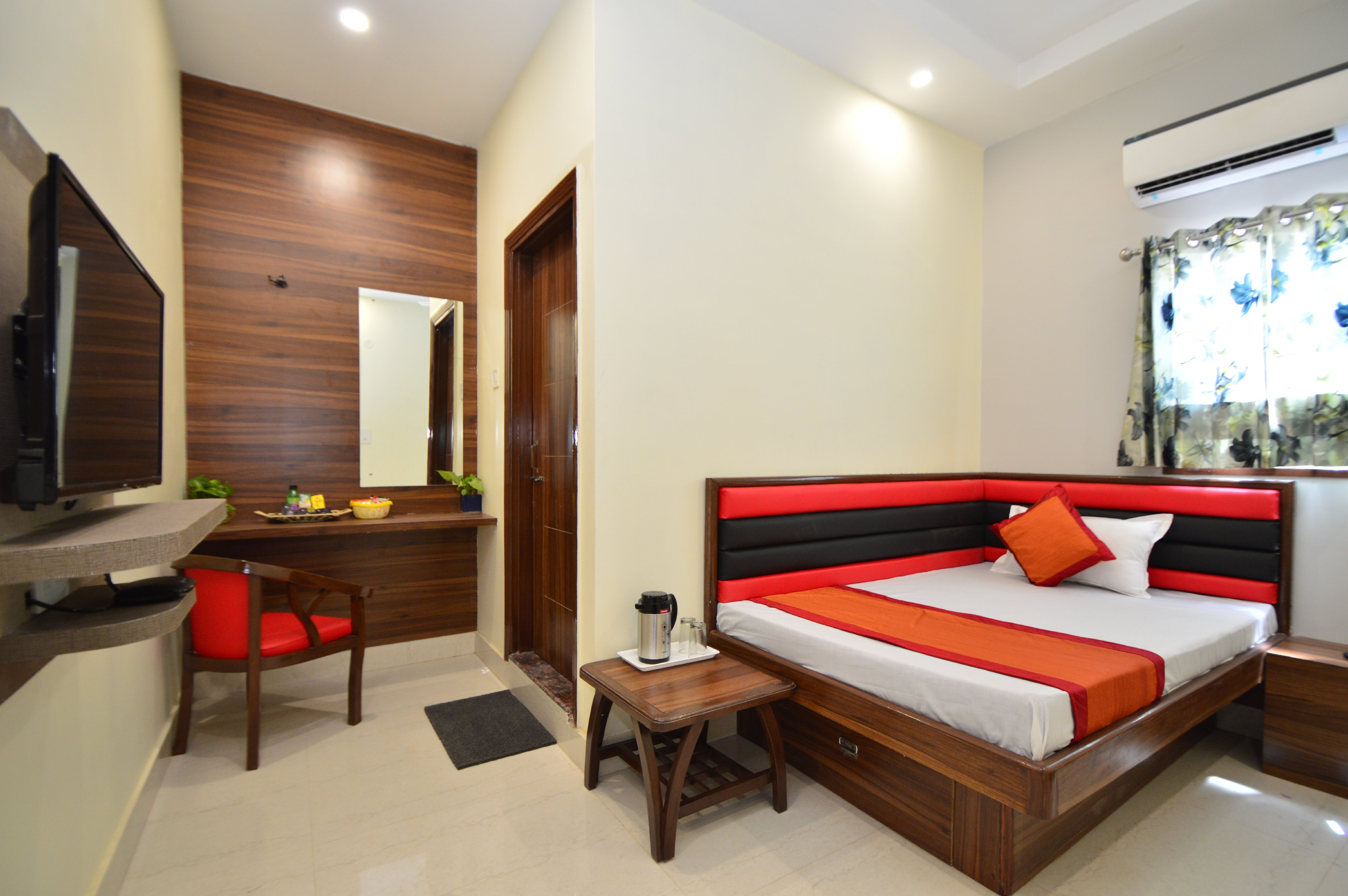 Hotel Zen Rooms  500 M from Alwar Bus Station - Tap to explore photos