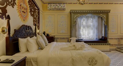 Janak Vilas | Heritage Rooms | Restaurant & Bar | 200 Meters from the City Palace. Room Type - Suite Room with Jacuzzi.