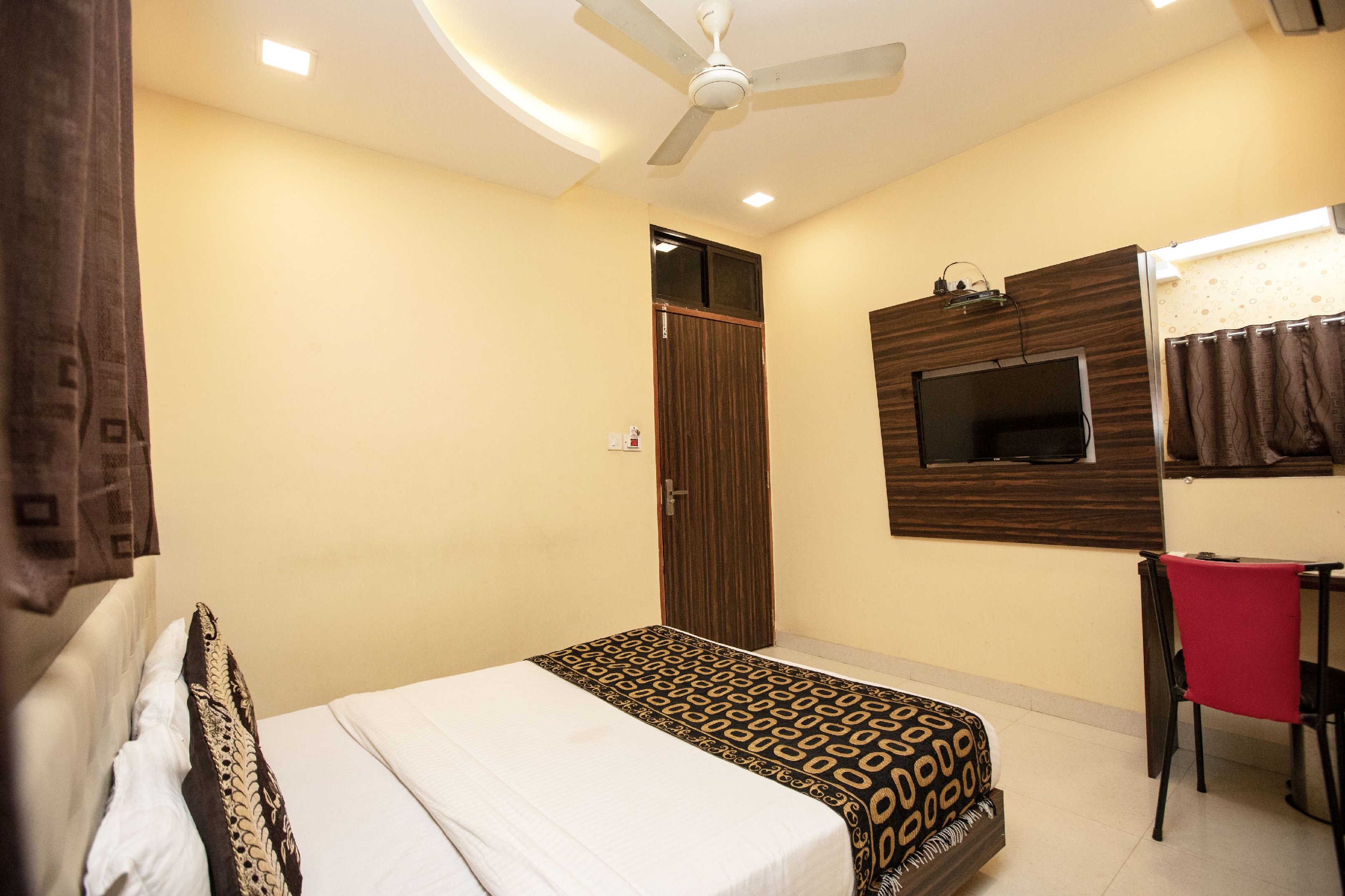 Hotel Elite 59 Room Type - Deluxe AC Room