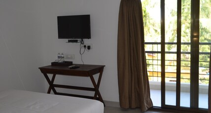 Peninsula Beach Resort Calangute Room Type - Luxury Room