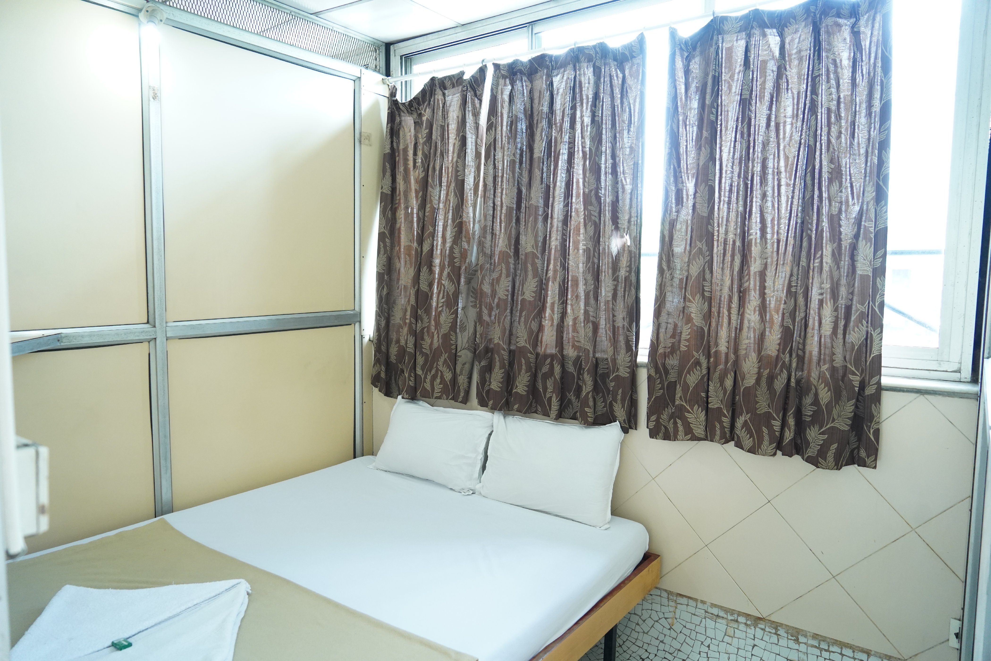 Sharda Residency- Dadar - Tap to explore photos