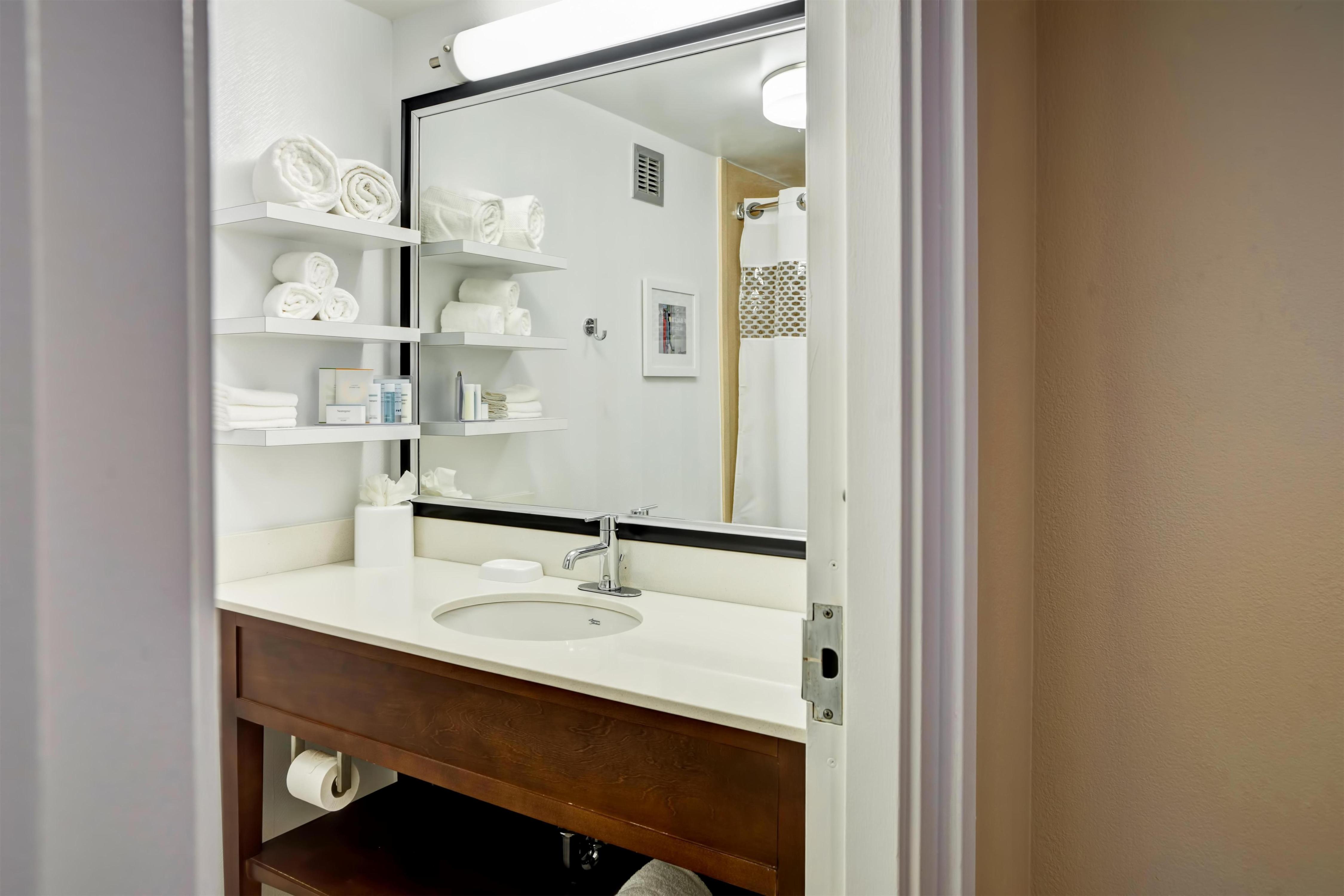 Hampton Inn by Hilton Baltimore/Glen Burnie - Tap to explore photos