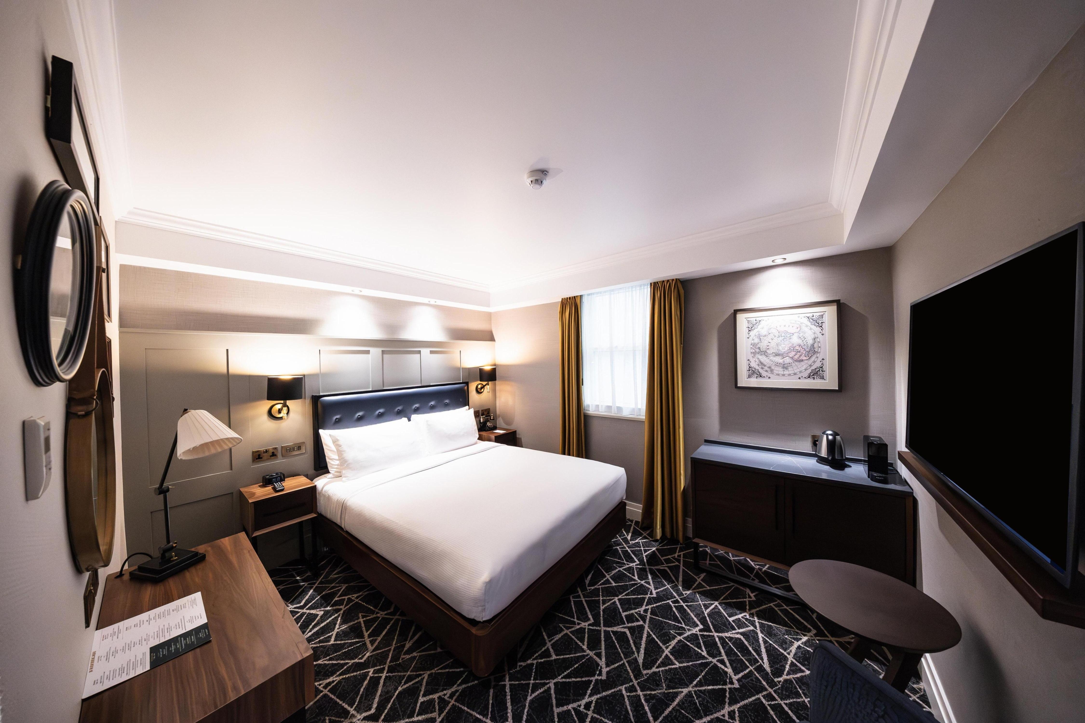 100 Queens Gate Hotel London, Curio Collection by Hilton - Tap to explore photos