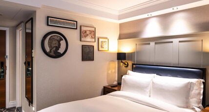 100 Queens Gate Hotel London, Curio Collection by Hilton Room Type - COSY DOUBLE