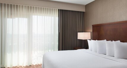 Embassy Suites by Hilton Dallas Frisco Convention Ctr & Spa Room Type - 1 KING BED NONSMOKING