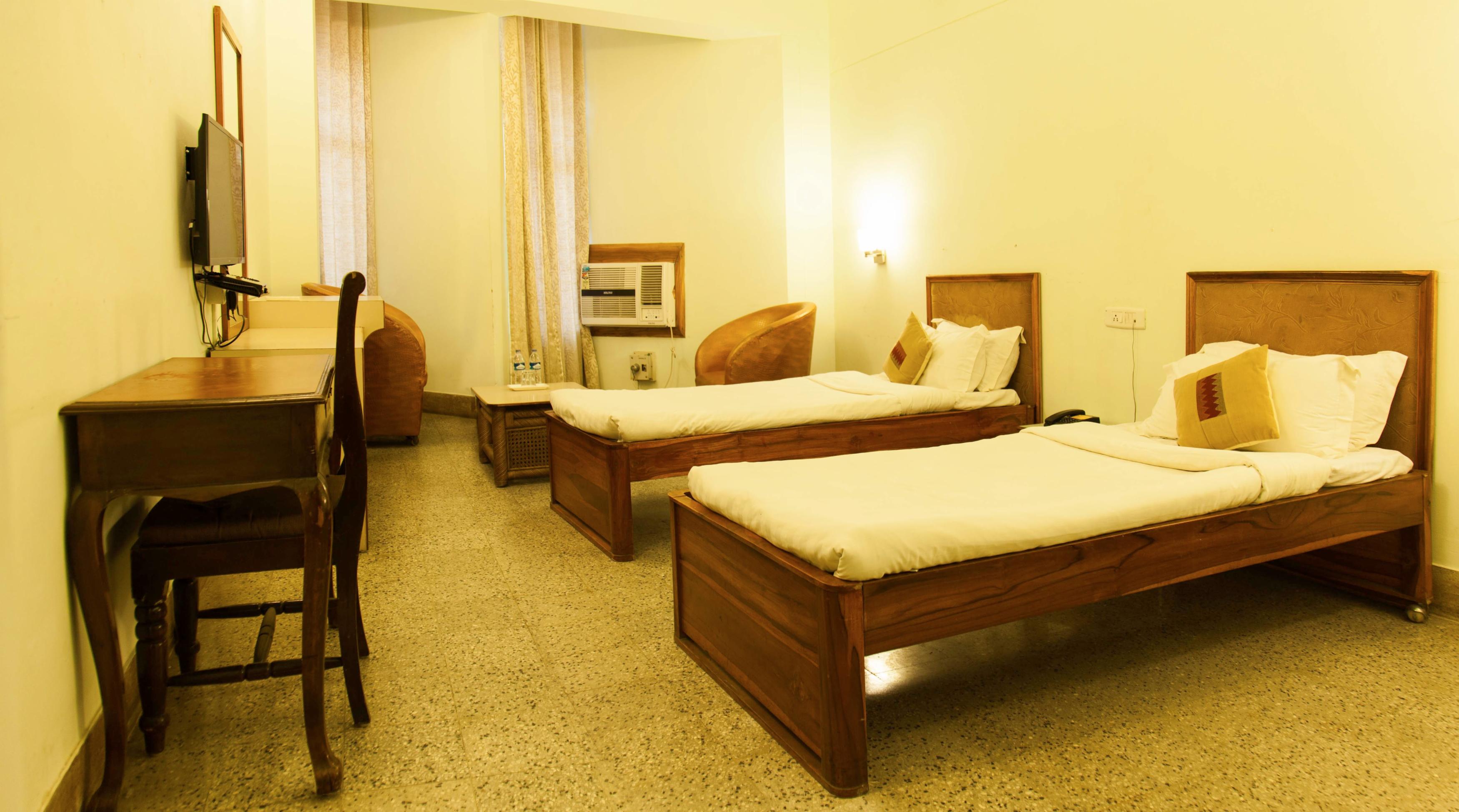hotel saramati Room Type - Premium Twin Bedded Room