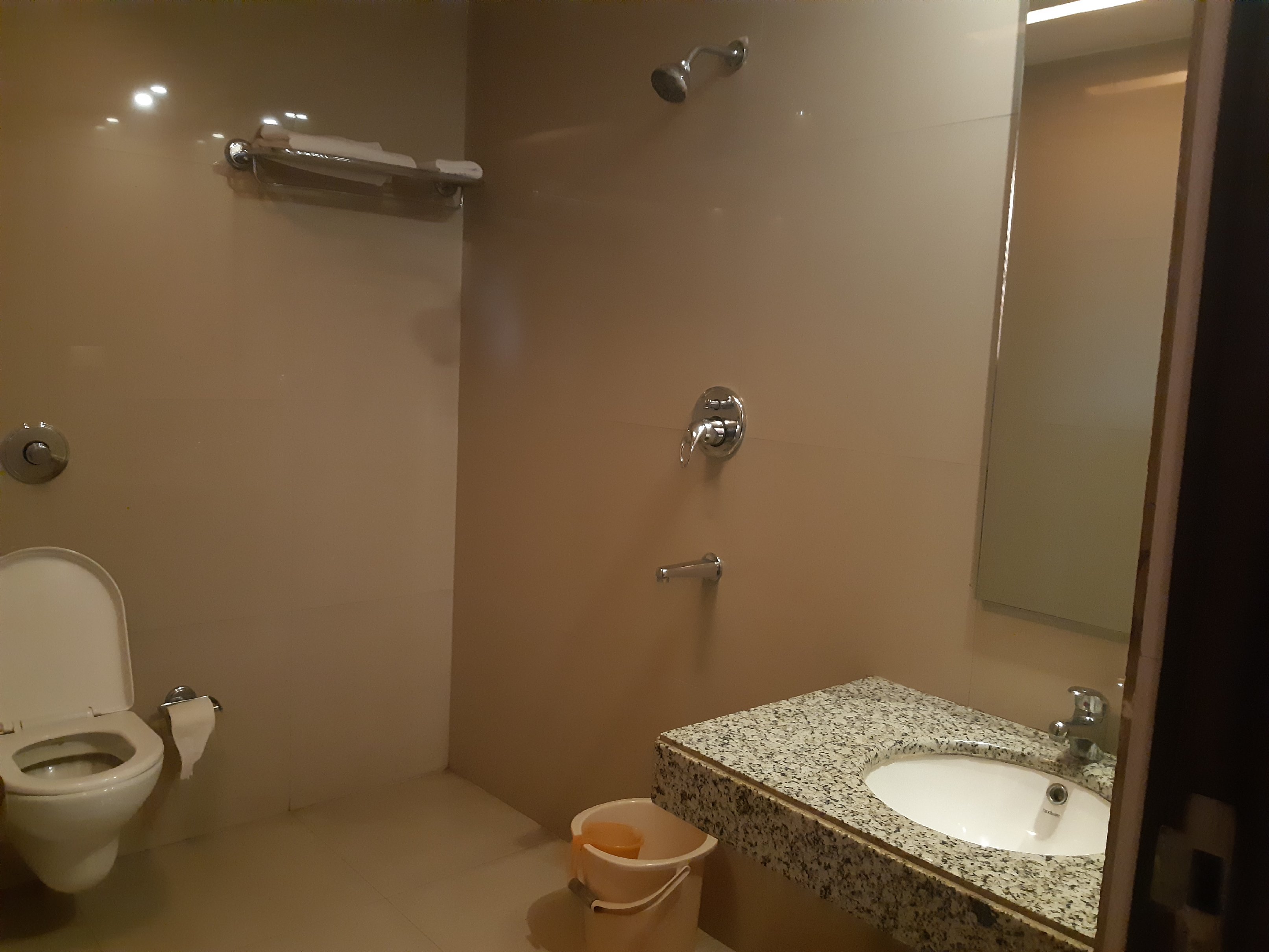 hotel saramati Room Type - Suite Room