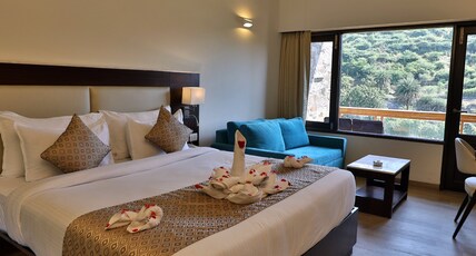 Seasons Park Resort & Spa Room Type - Premium Room (King Size Bed + Balcony) Seasons Park Resort & Spa Room Type - Premium Room (King Size Bed + Balcony)