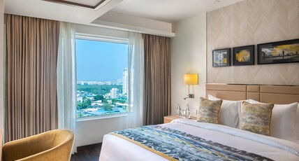 Royal Hometel Suites Dahisar Room Type - Deluxe Room - Large Bed Royal Hometel Suites Dahisar Room Type - Deluxe Room - Large Bed