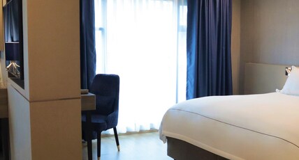 GLOW Sukhumvit 5 Room Type - Centropolis Suite