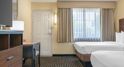 Best Western Town House Lodge Room Type - 2 Double Beds, Non-Smoking, Microwave And Refrigerator, Wi-Fi, Shower Only, Full Breakfast Best Western Town House Lodge Room Type - 2 Double Beds, Non-Smoking, Microwave And Refrigerator, Wi-Fi, Shower Only, Full Breakfast