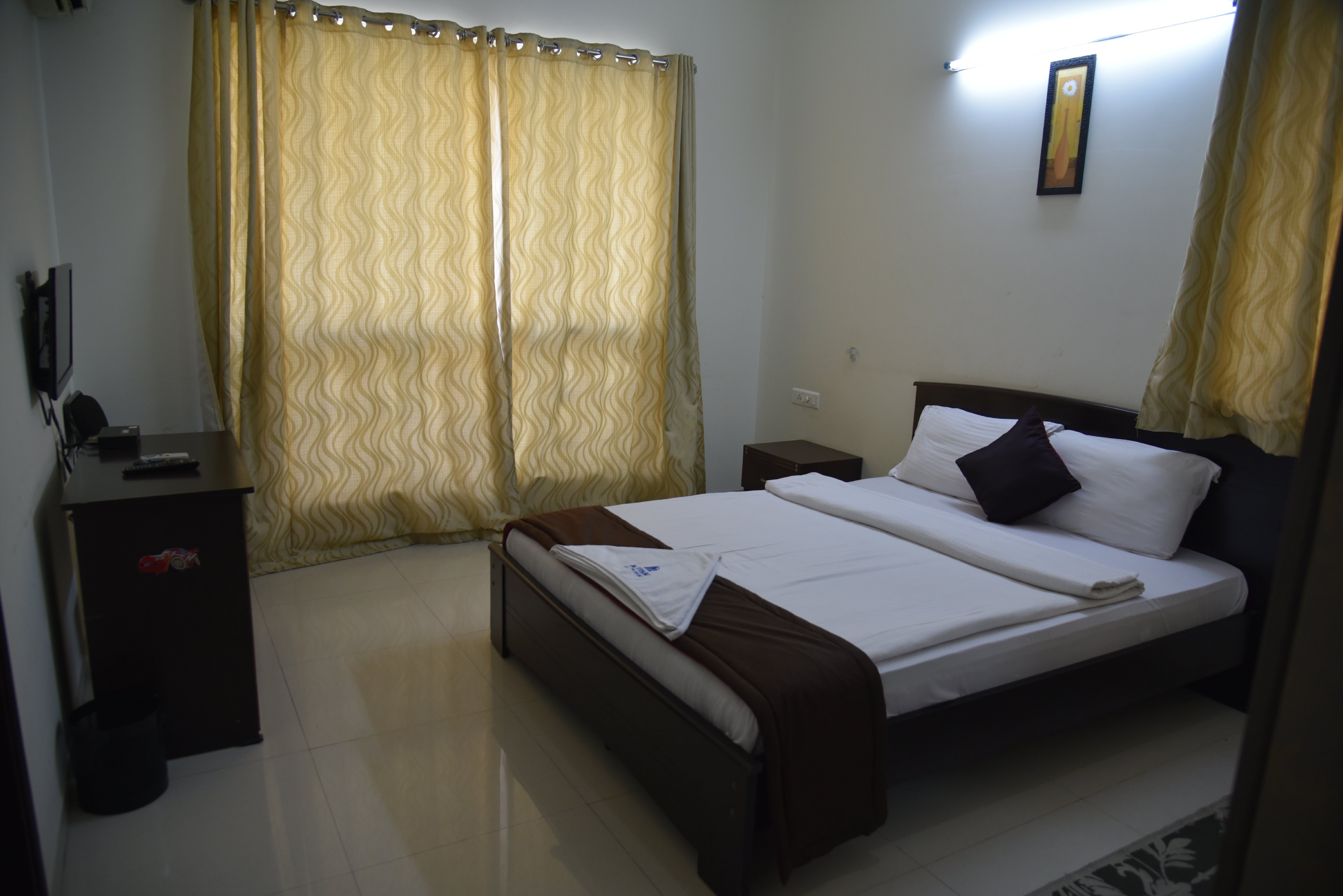 Oragadam Rooms Room Type - Deluxe Double Room