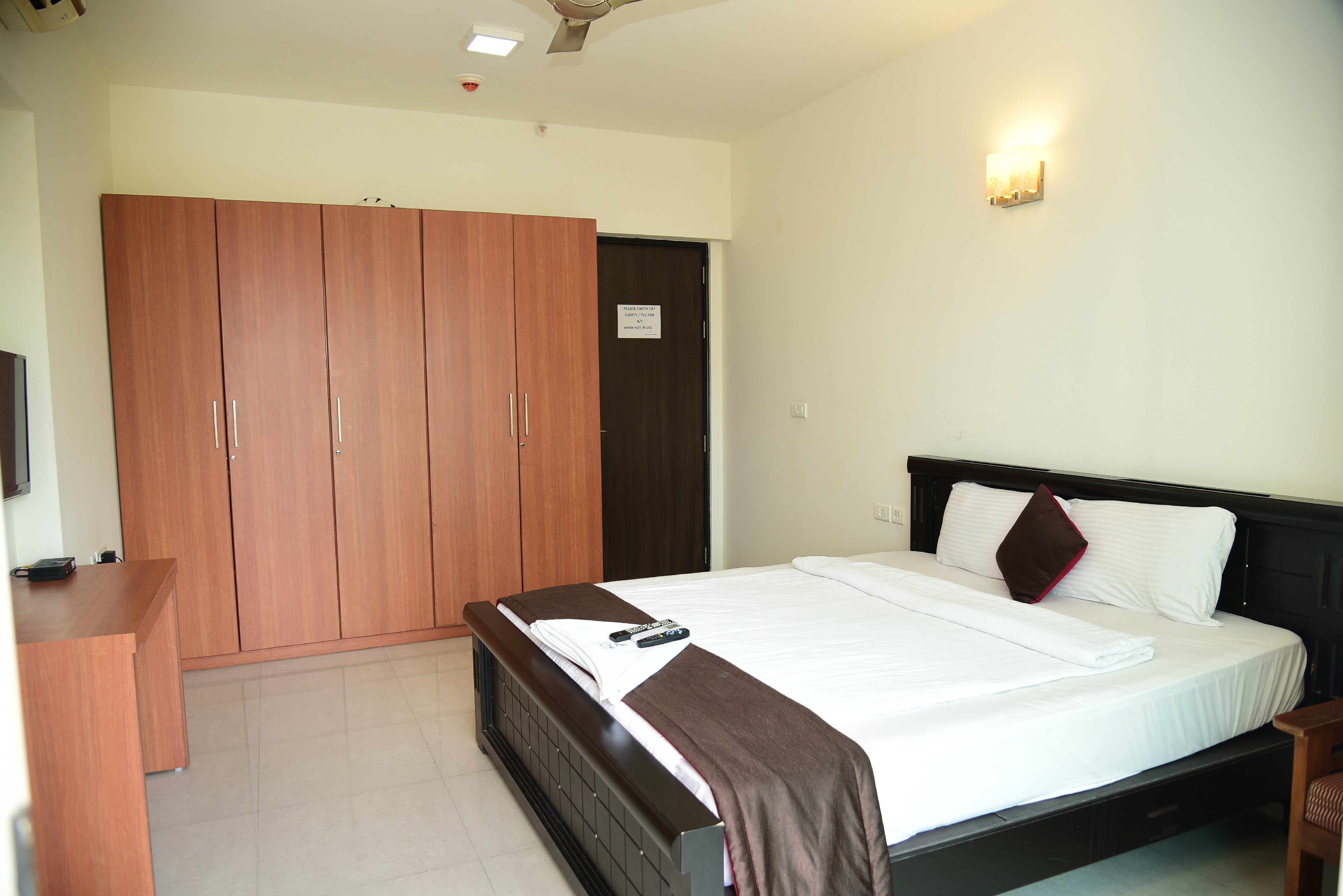 Oragadam Rooms - Tap to explore photos