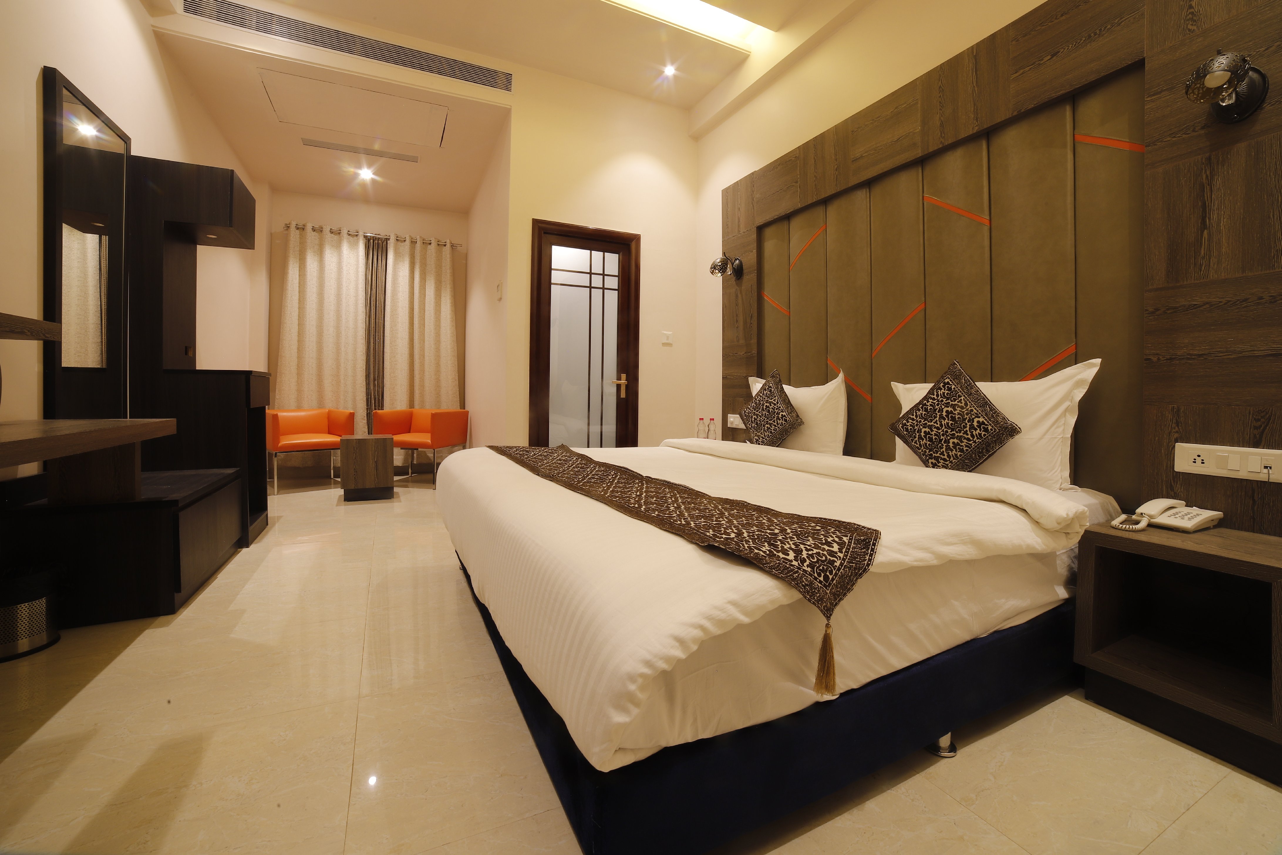 HOTEL OPTIONS Room Type - Deluxe