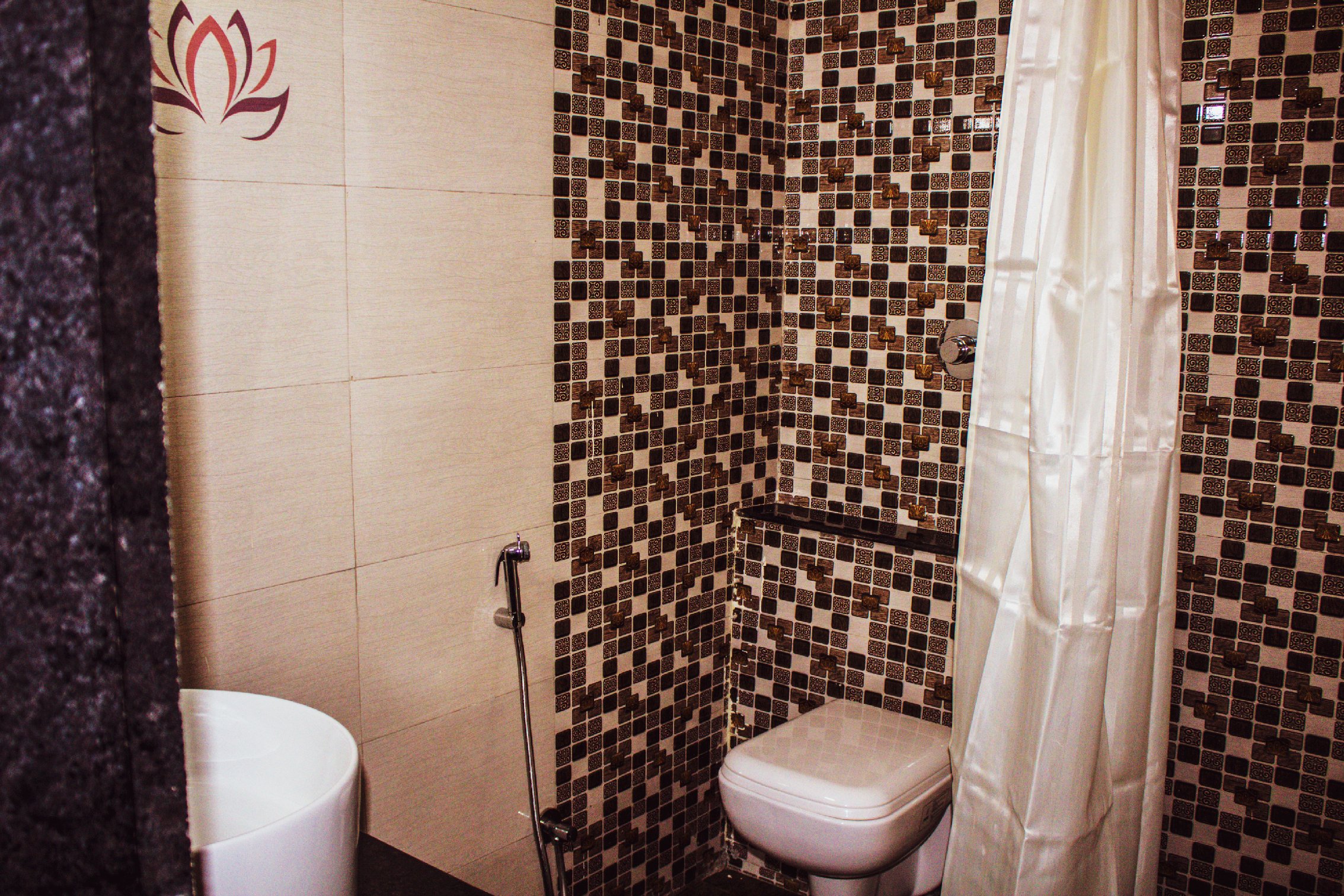 Hotel Charan Kamal - Tap to explore photos