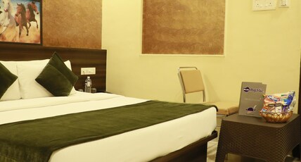BLUE MYSTIC HOTEL Room Type - Standard Compact Queen Bed Room