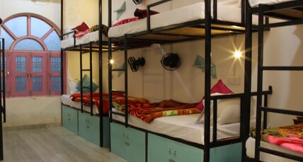 Moustache Khajuraho Room Type - 6 Beds Mixed AC Dorm with Attached Bathroom