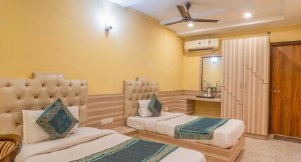 HOTEL AUGUSTO Room Type - Deluxe Twin Room