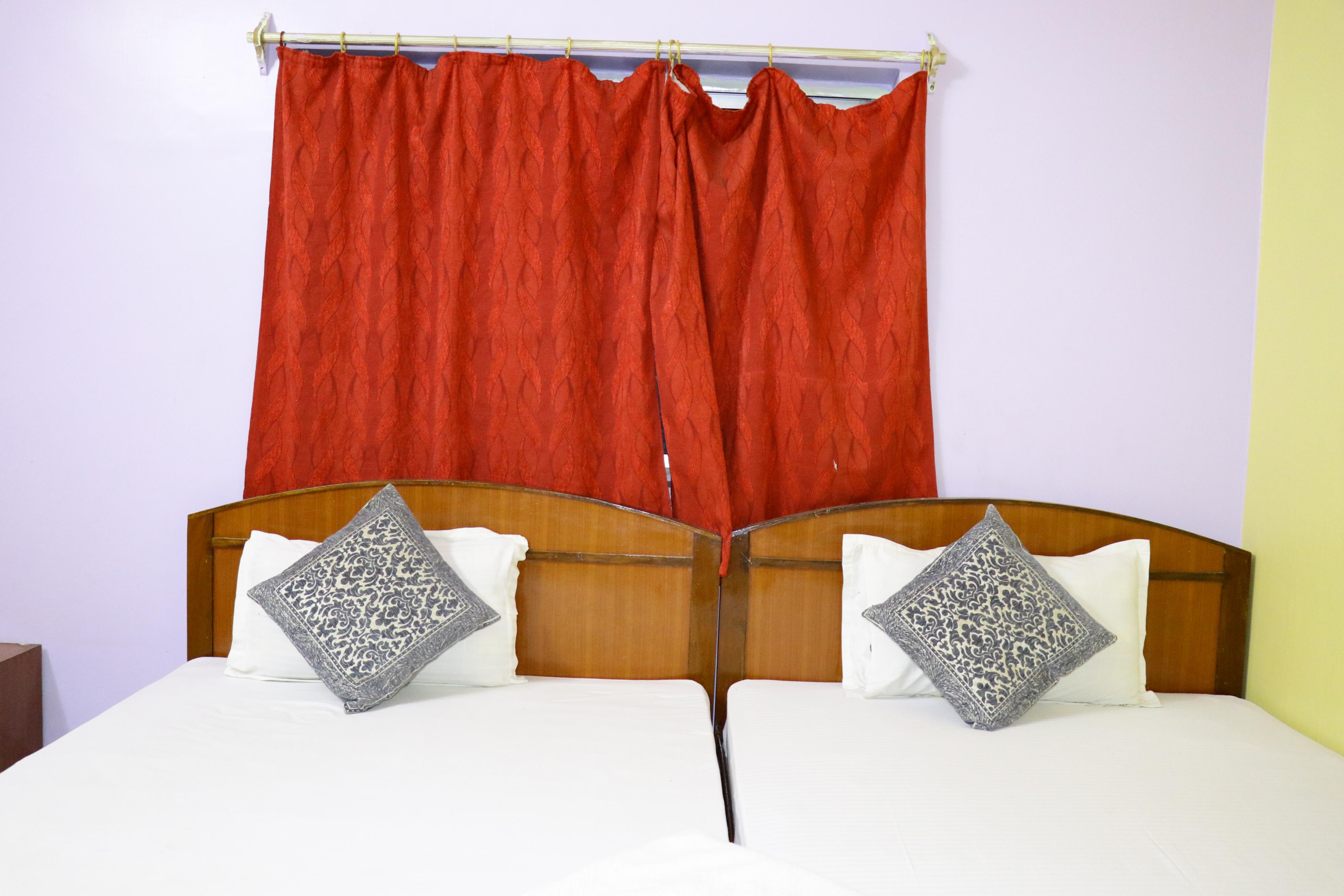 Hotel Diamond Plaza - Tap to explore photos