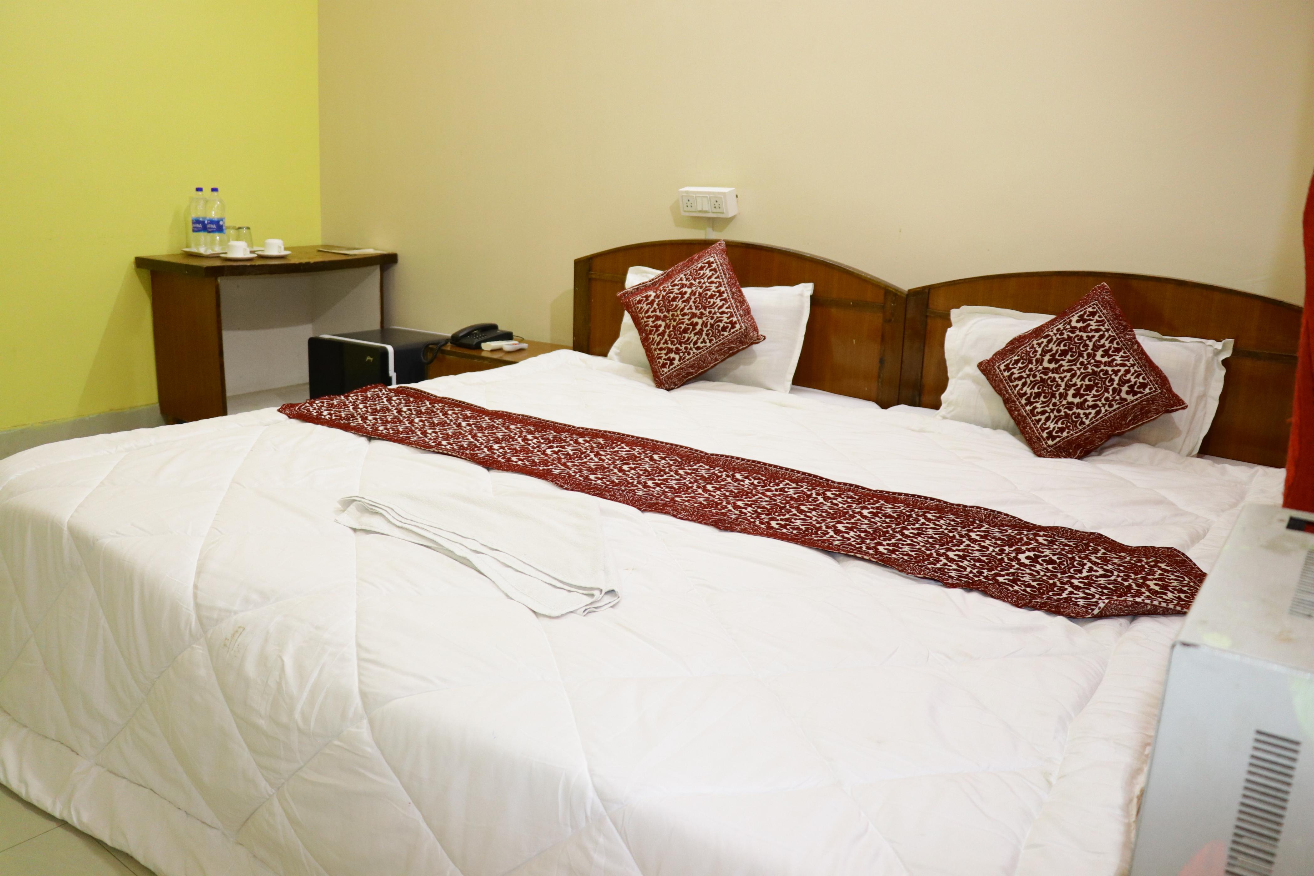 Hotel Diamond Plaza Room Type - 4 Bed Super Deluxe