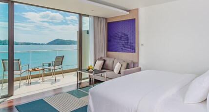Oceanfront Beach Resort Room Type - Grand Ocean Suite with Bathtub and Balcony