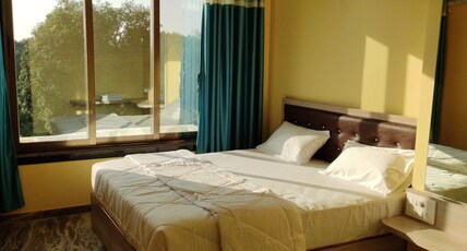 Royale Greens (Near Harihareshwar Temple) Room Type - Nature View Non AC Couple Room (2 Person)