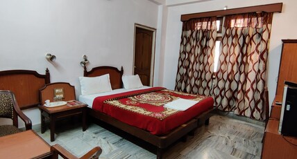 HOTEL SAKSHI AND SAJAN RESTURANT Room Type - DELUXE