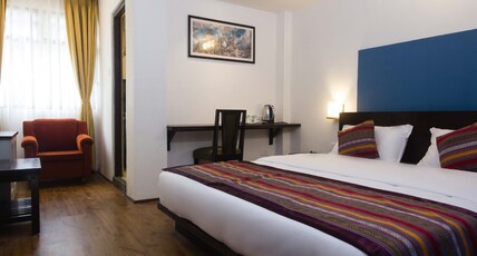 Bumblebee Guest House Room Type - Deluxe Room