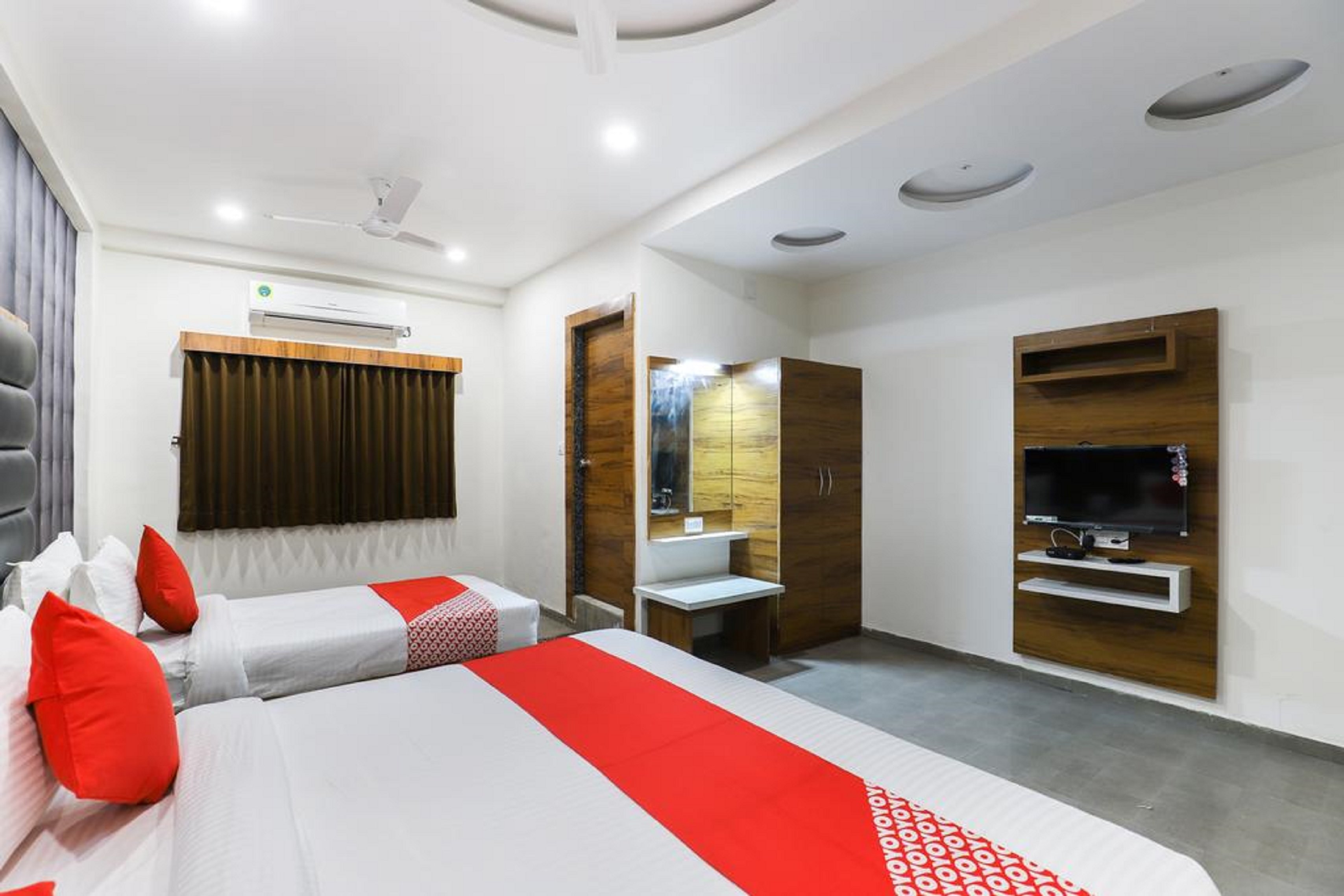 Hotel Aagman - Tap to explore photos