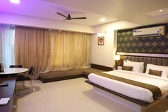 Hotel Seven Sky