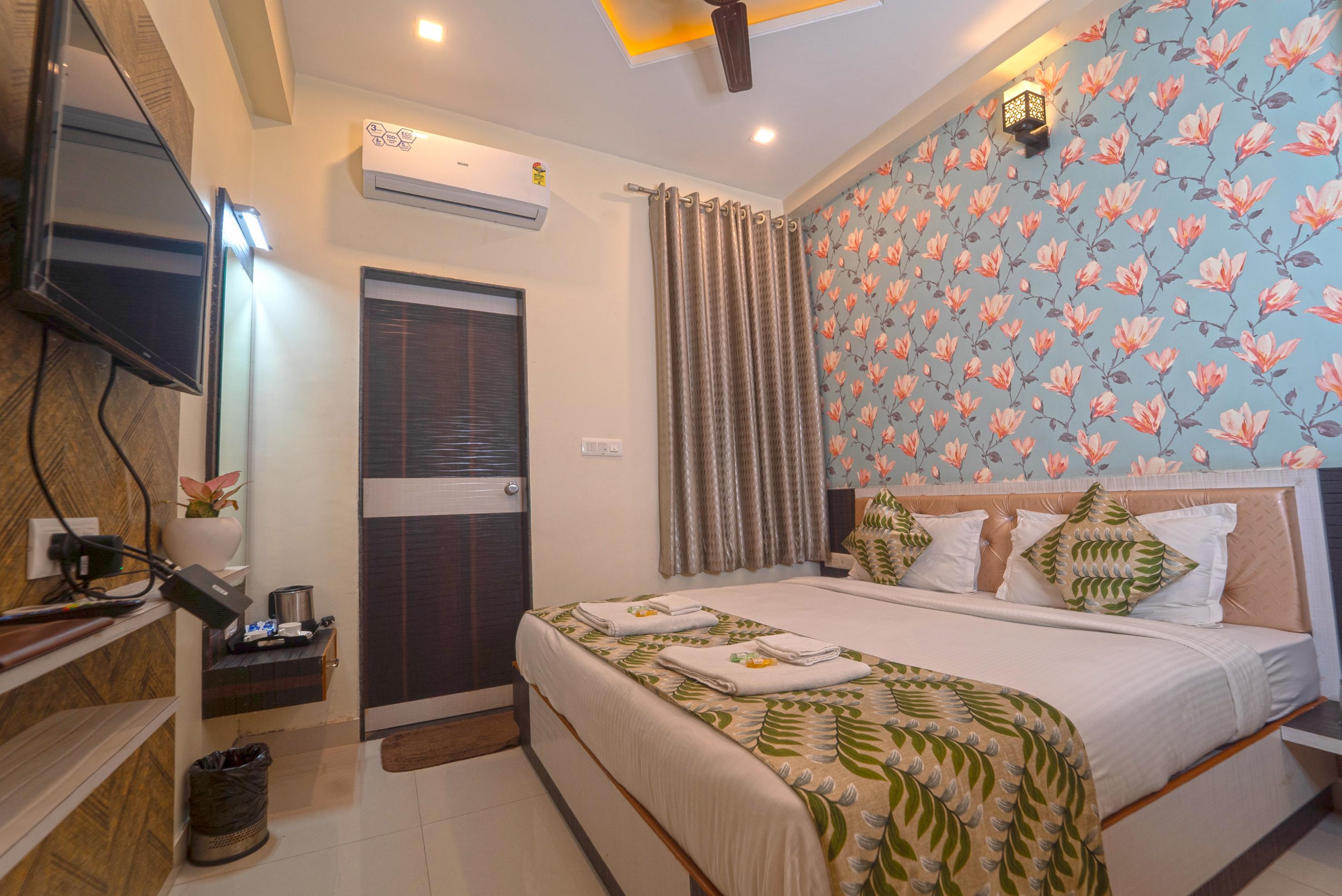 Oasis Park Room Type - Standard Double Bed Room