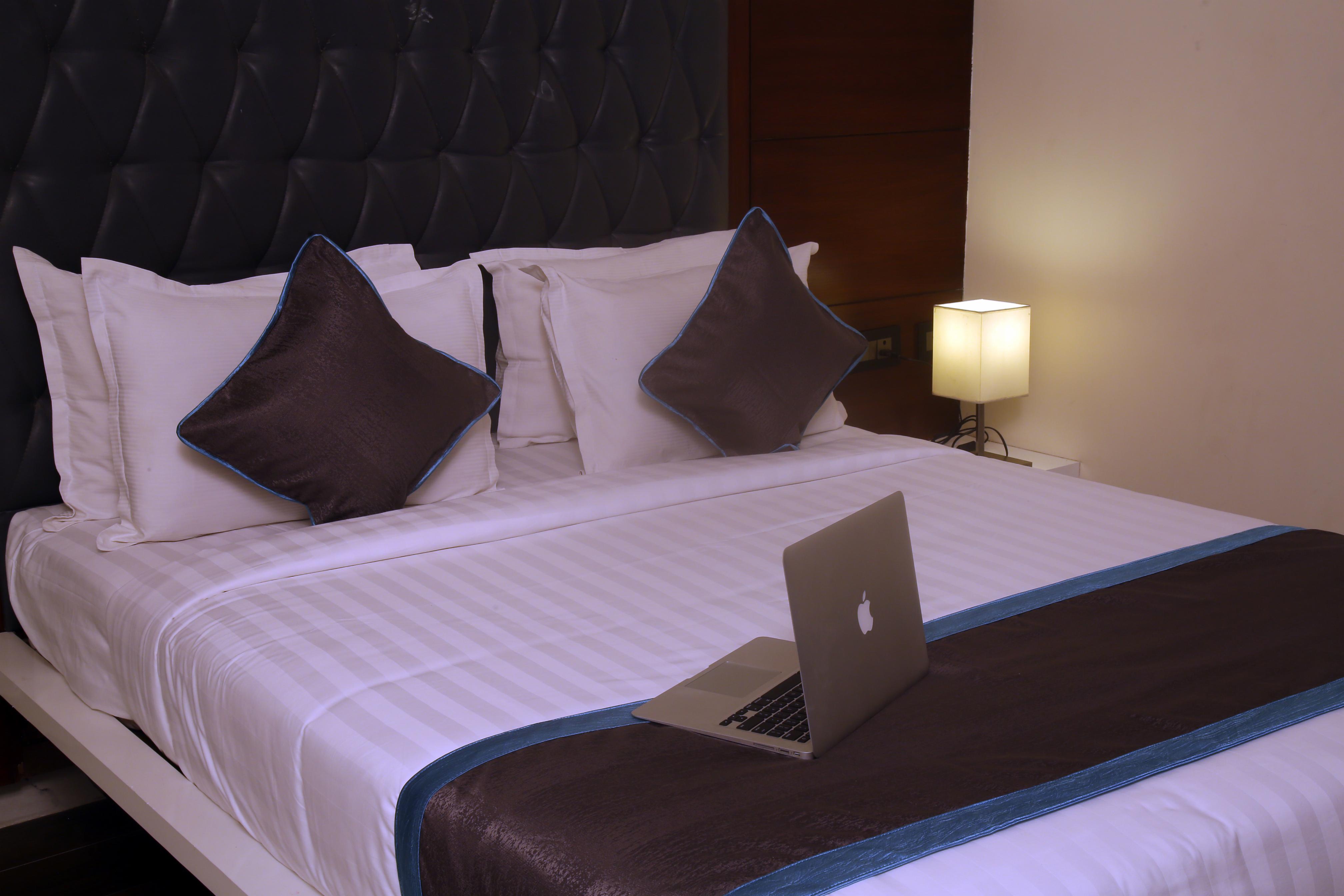 Park Signature Hotels - Royal Benza Room Type - Superior Luxury Standard Room