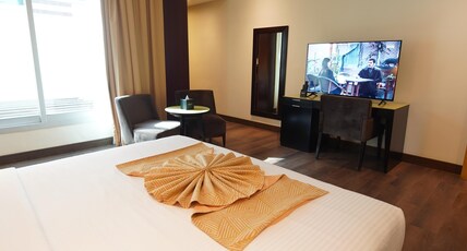 Villaggio Hotel Room Type - Executive King Suite Smoking Villaggio Hotel Room Type - Executive King Suite Smoking
