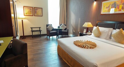Villaggio Hotel Room Type - Deluxe King Room Smoking