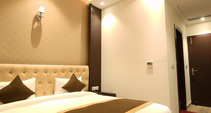 Hotel V Grand Room Type - Super Deluxe Room