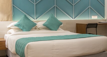 Y C GRAND Room Type - Superior Queen Bed