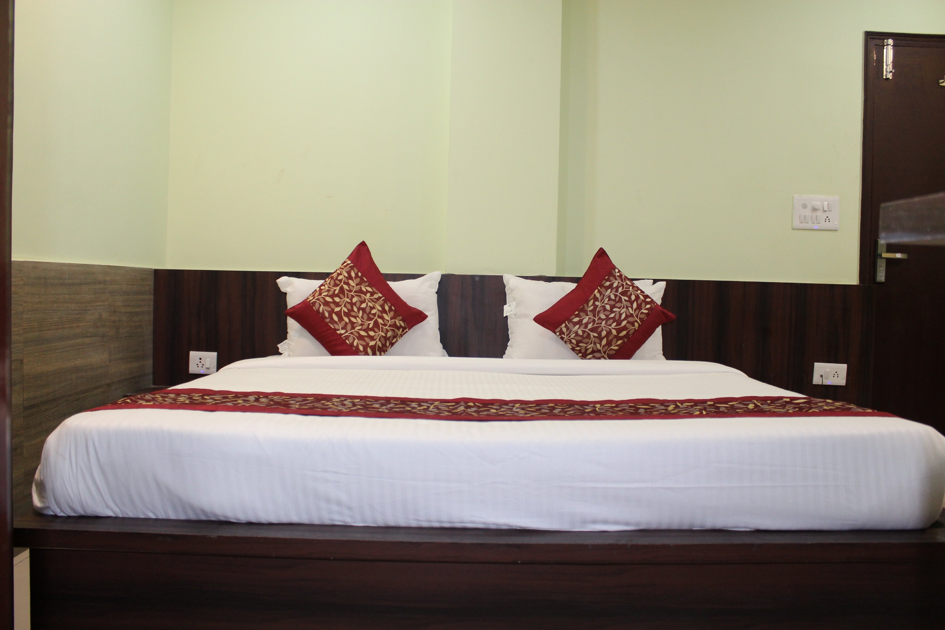 V  Rooms Haridwar - Tap to explore photos