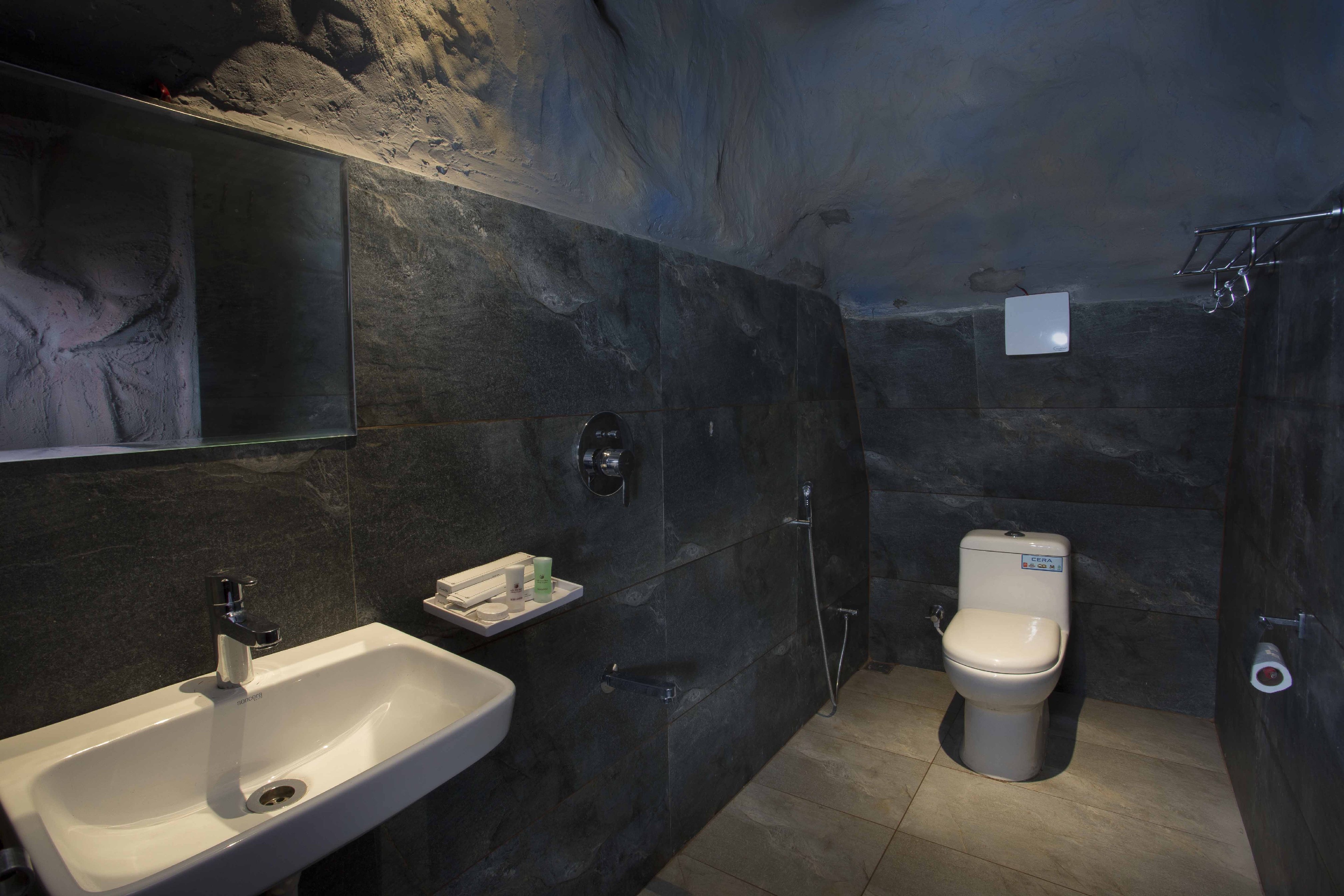 Foggy Knolls Resort Room Type - Premium Cave Rooms - Paradiso