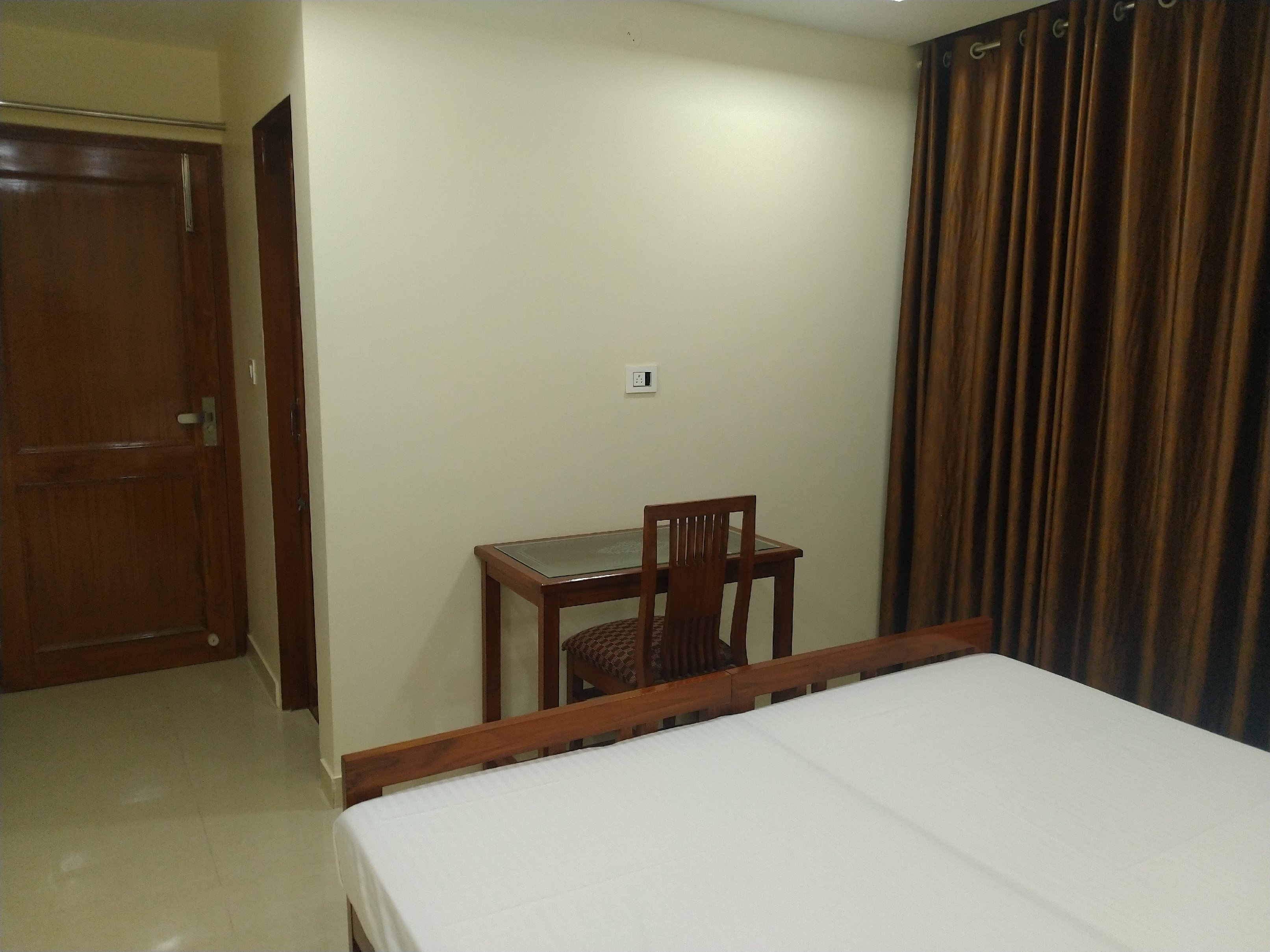 Tourist Inn Room Type - Deluxe Double Bed Room
