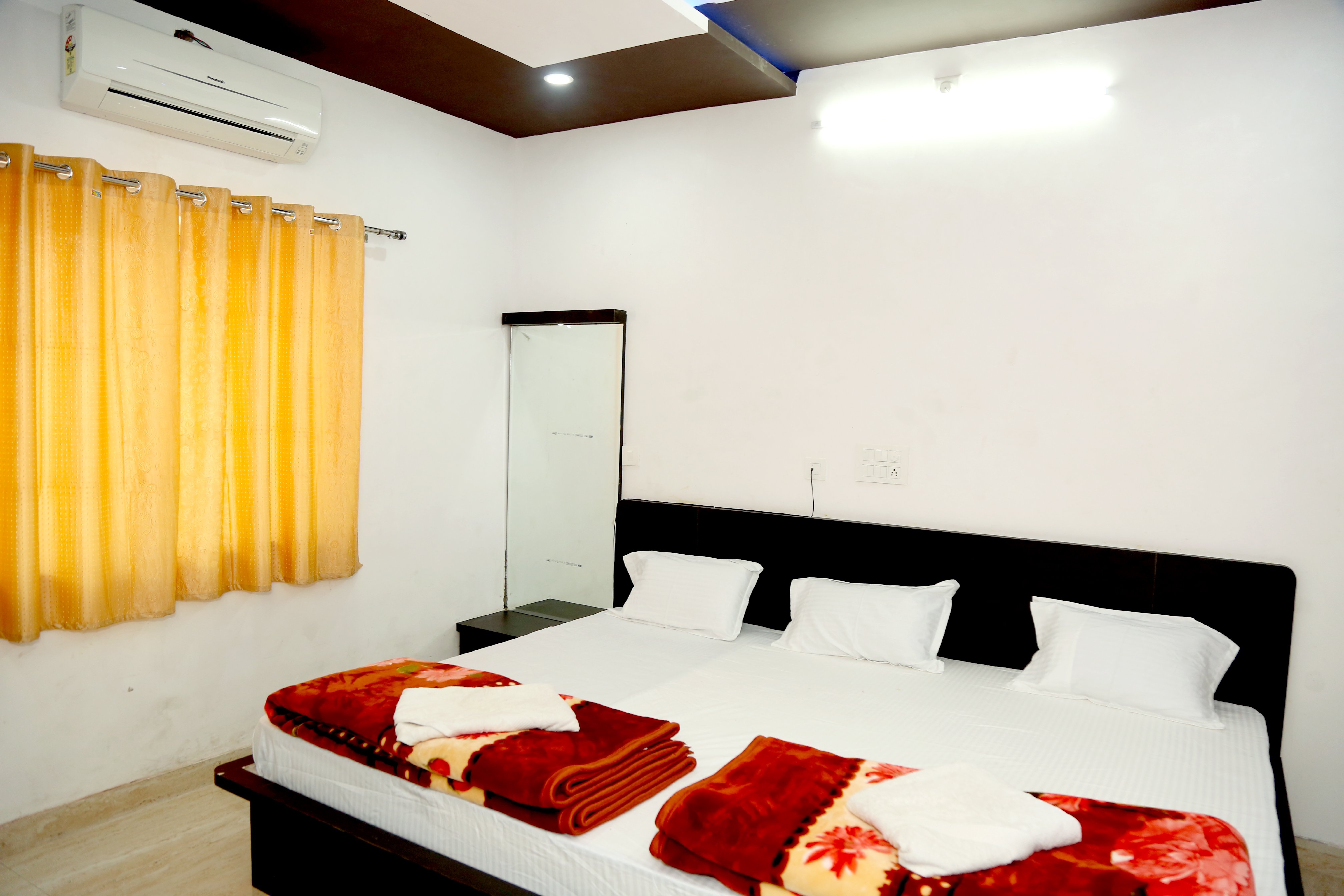 Hotel Ashapura Udaipur Room Type - Family Room Triple Bed