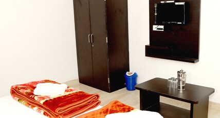Hotel Ashapura Udaipur Room Type - Family Room Triple Bed