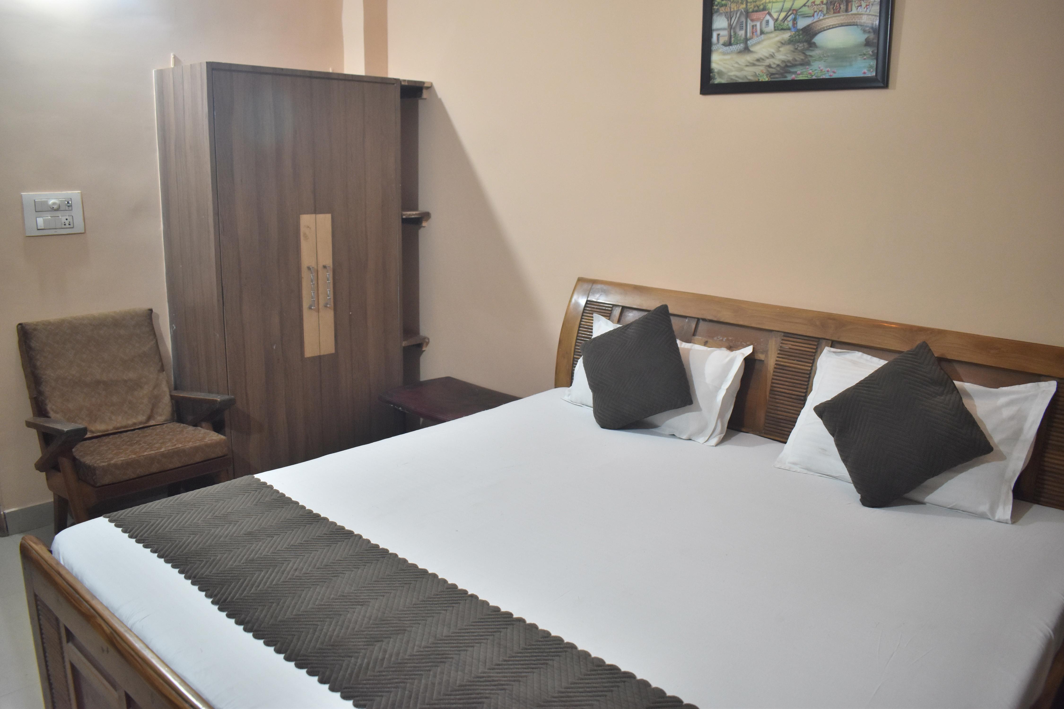 Hotel Ajit Residency (500 Meter From RANCHI RAILWAY STATION) - Tap to explore photos