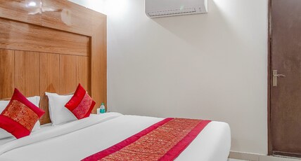 HOTEL CLASSIC PARADISE AT DELHI  AIRPORT Room Type - Superior Double Room