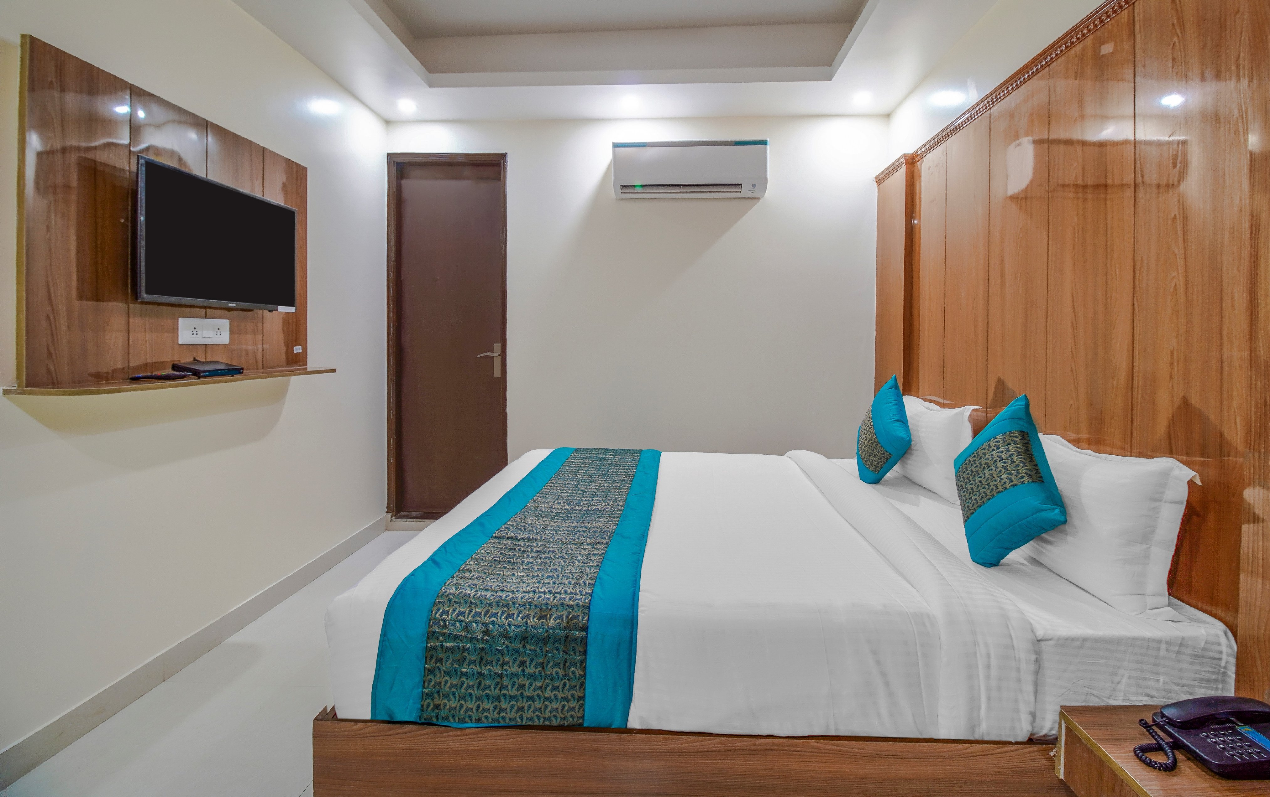 HOTEL CLASSIC PARADISE AT DELHI  AIRPORT - Tap to explore photos