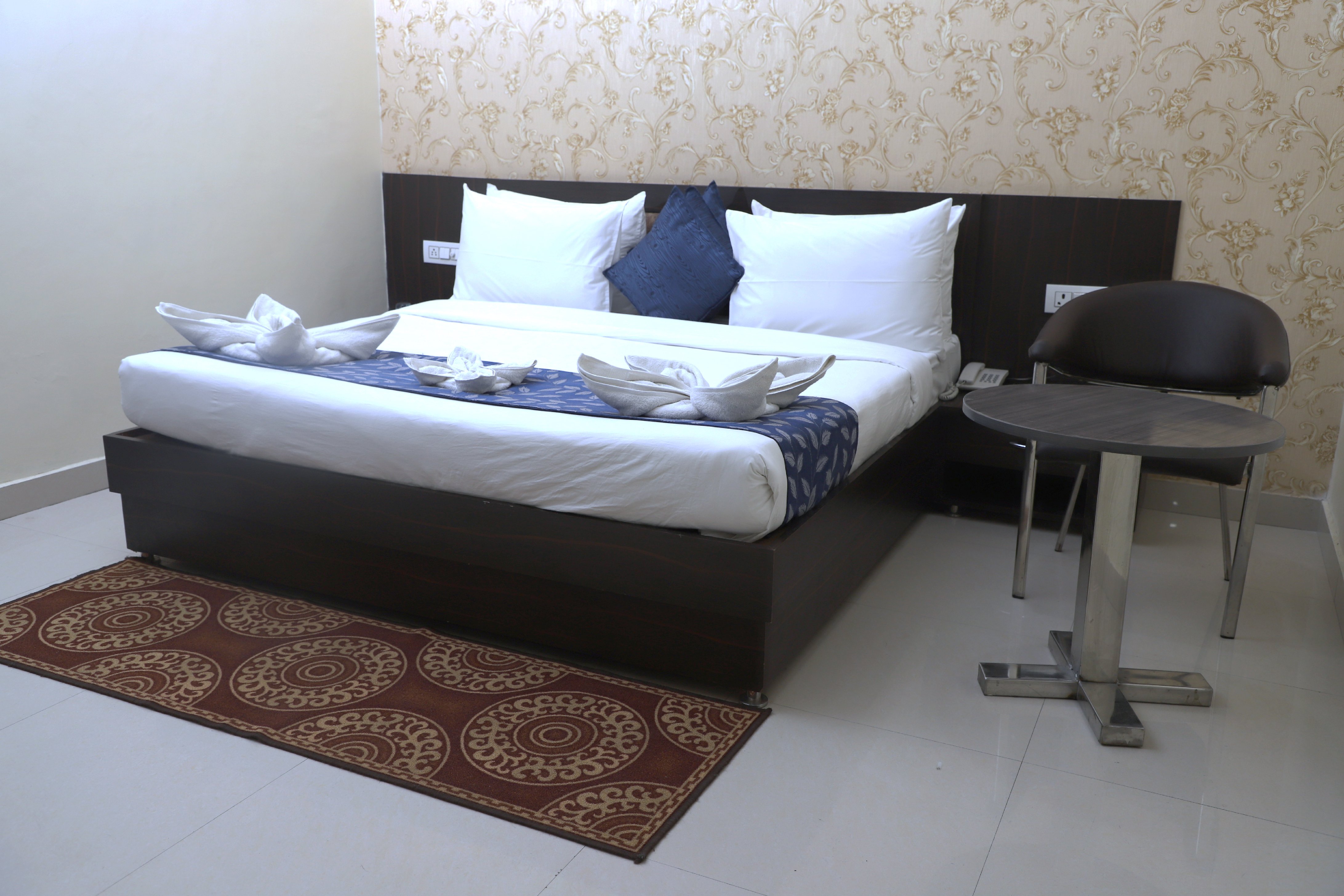 Omatra Homestay | Rooms at Green Leaf - Tap to explore photos